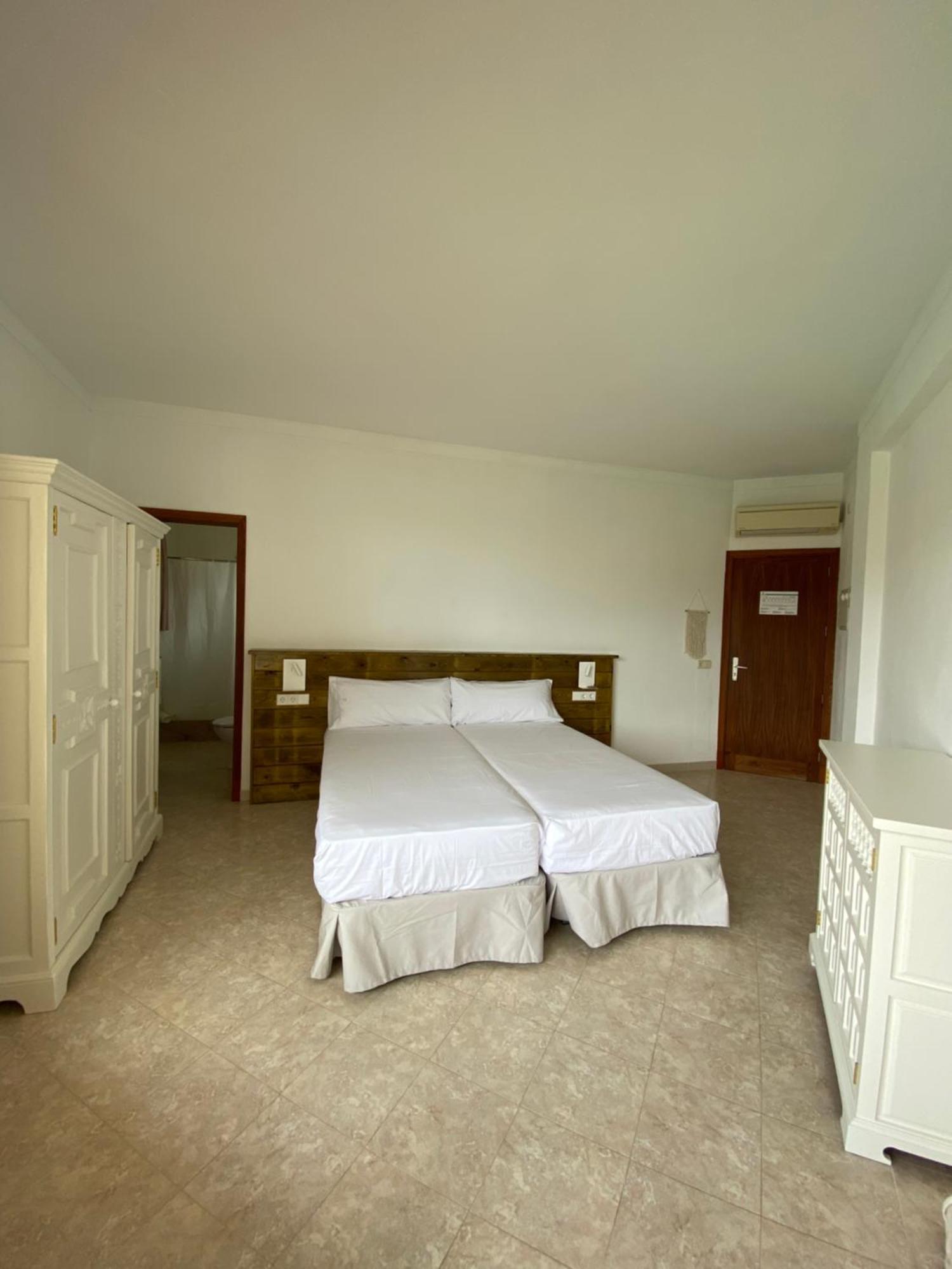 Hostal Palmaria Santanyí Extérieur photo